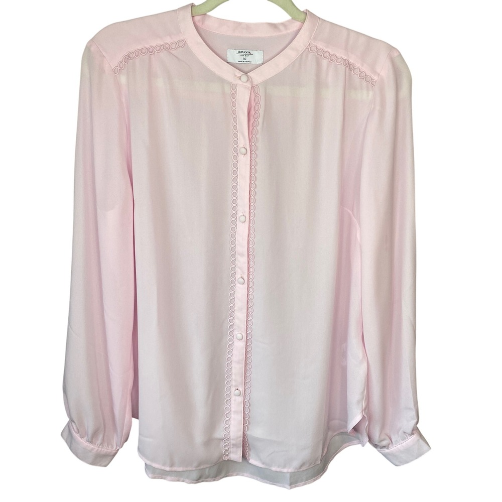 UNTUCKit For Her Light Pink Eyelet Trim Button Down Blouse Size 10 Long Sleeve
